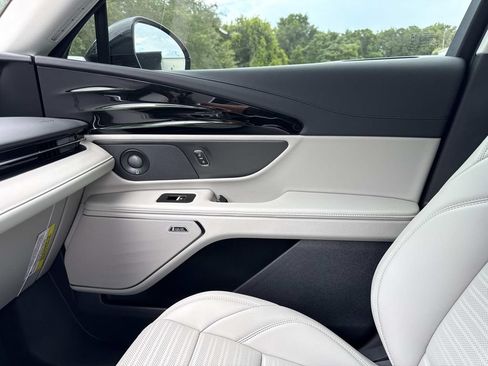 New 2026 Lincoln Nautilus Reserve AWD/4WD image 22