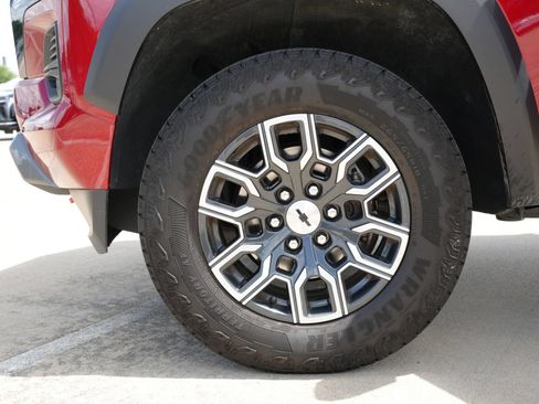 Used 2024 Chevrolet Colorado Z71 w/ Z71 Convenience Package 2 AWD/4WD image 28