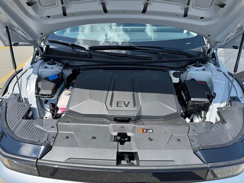 New 2025 Hyundai Ioniq 5 SEL image 10