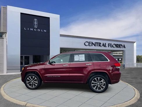 Used 2018 Jeep Grand Cherokee Overland AWD/4WD image 8