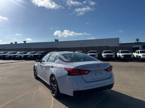 Certified 2025 Nissan Altima 2.5 SR FWD image 17