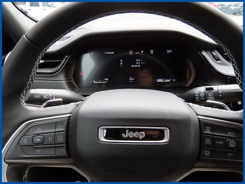 New 2026 Jeep Grand Cherokee Limited AWD/4WD image 15