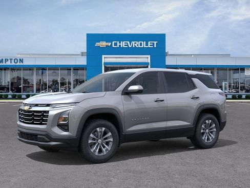 New 2026 Chevrolet Equinox LT w/ Convenience Package II FWD image 2