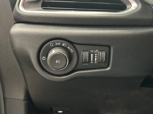 New 2026 Chrysler Pacifica Pinnacle AWD/4WD image 26