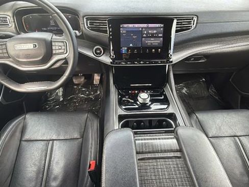 Used 2023 Jeep Wagoneer L Series II image 26