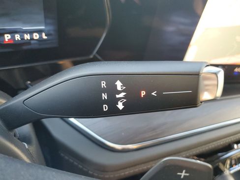 New 2026 Chevrolet Suburban Z71 w/ Z71 Off-Road Package image 31