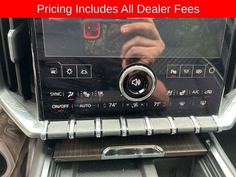 Used 2025 GMC Acadia Denali w/ Super Cruise Package FWD image 9