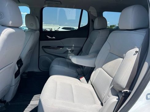 Used 2022 GMC Acadia SLE AWD/4WD image 16