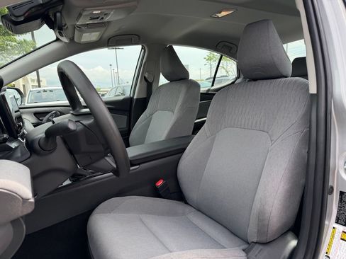Used 2025 Toyota Camry LE w/ Convenience Package FWD image 11