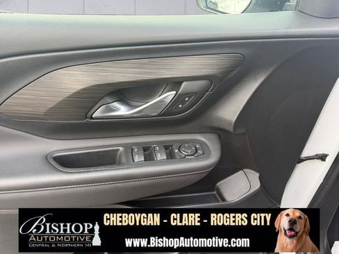 Used 2022 GMC Terrain SLE image 22