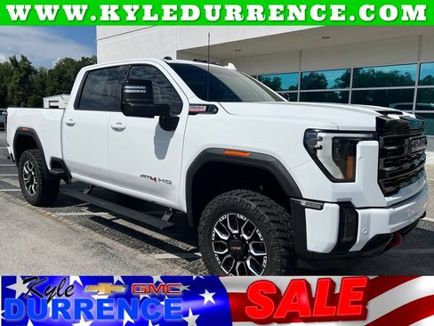 Used 2024 GMC Sierra 2500 AT4 w/ AT4 Preferred Package AWD/4WD image 1