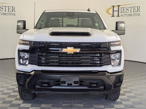 Used 2024 Chevrolet Silverado 3500 W/T image 3