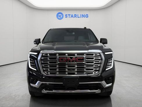 Used 2025 GMC Yukon XL Denali AWD/4WD image 15