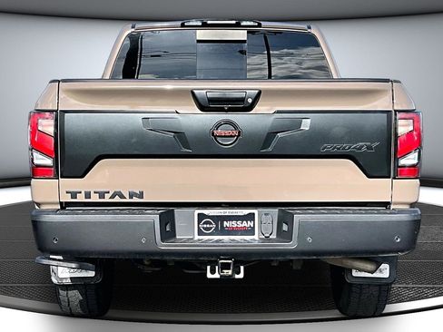 Used 2021 Nissan Titan PRO-4X w/ Pro-4x Convenience Package image 5