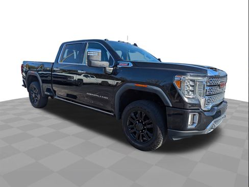 Certified 2022 GMC Sierra 2500 Denali w/ Denali Black Diamond Edition image 2