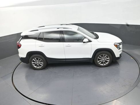 Used 2024 GMC Terrain SLT AWD/4WD image 30