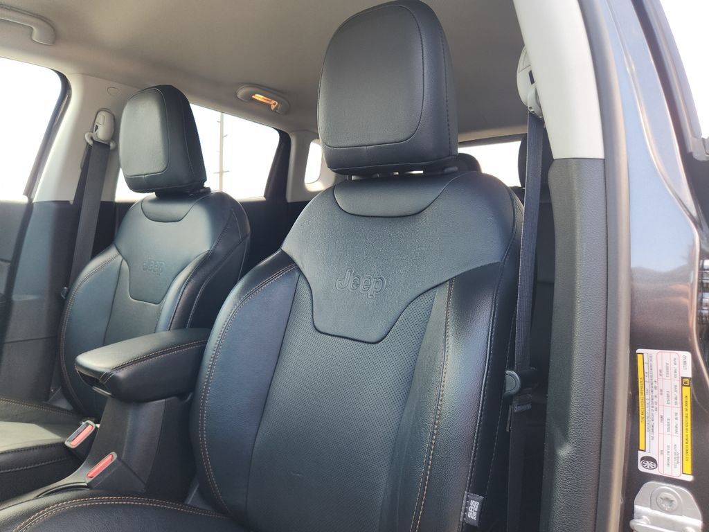 Used 2020 Jeep Compass Limited AWD/4WD image 11
