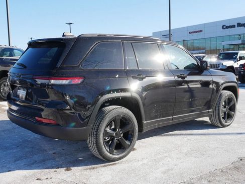 New 2025 Jeep Grand Cherokee Limited image 9