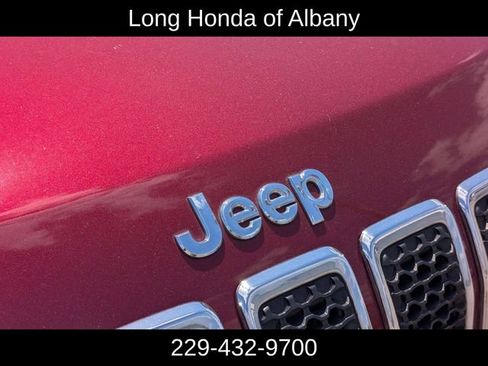 Used 2020 Jeep Cherokee Limited w/ Technology Group AWD/4WD image 3