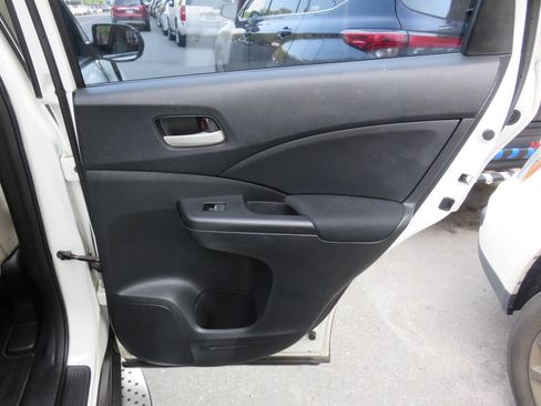 Used 2015 Honda CR-V LX image 28