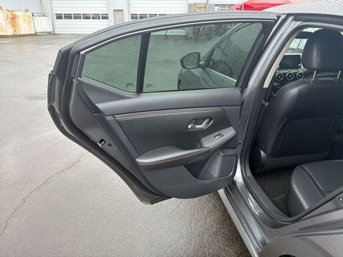 Used 2023 Nissan Sentra SR w/ SR Premium Package FWD image 24