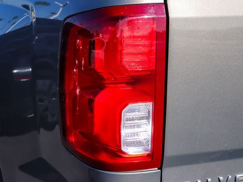 Used 2017 Chevrolet Silverado 1500 High Country image 8