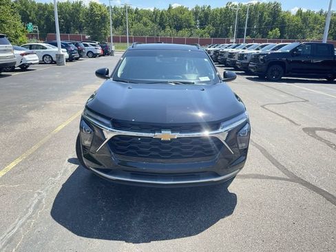 Used 2026 Chevrolet Trax LT w/ Driver Confidence Package FWD image 29
