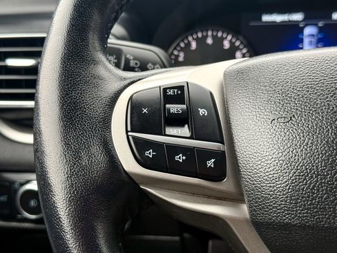 Certified 2022 Ford Explorer XLT w/ Equipment Group 202A image 41