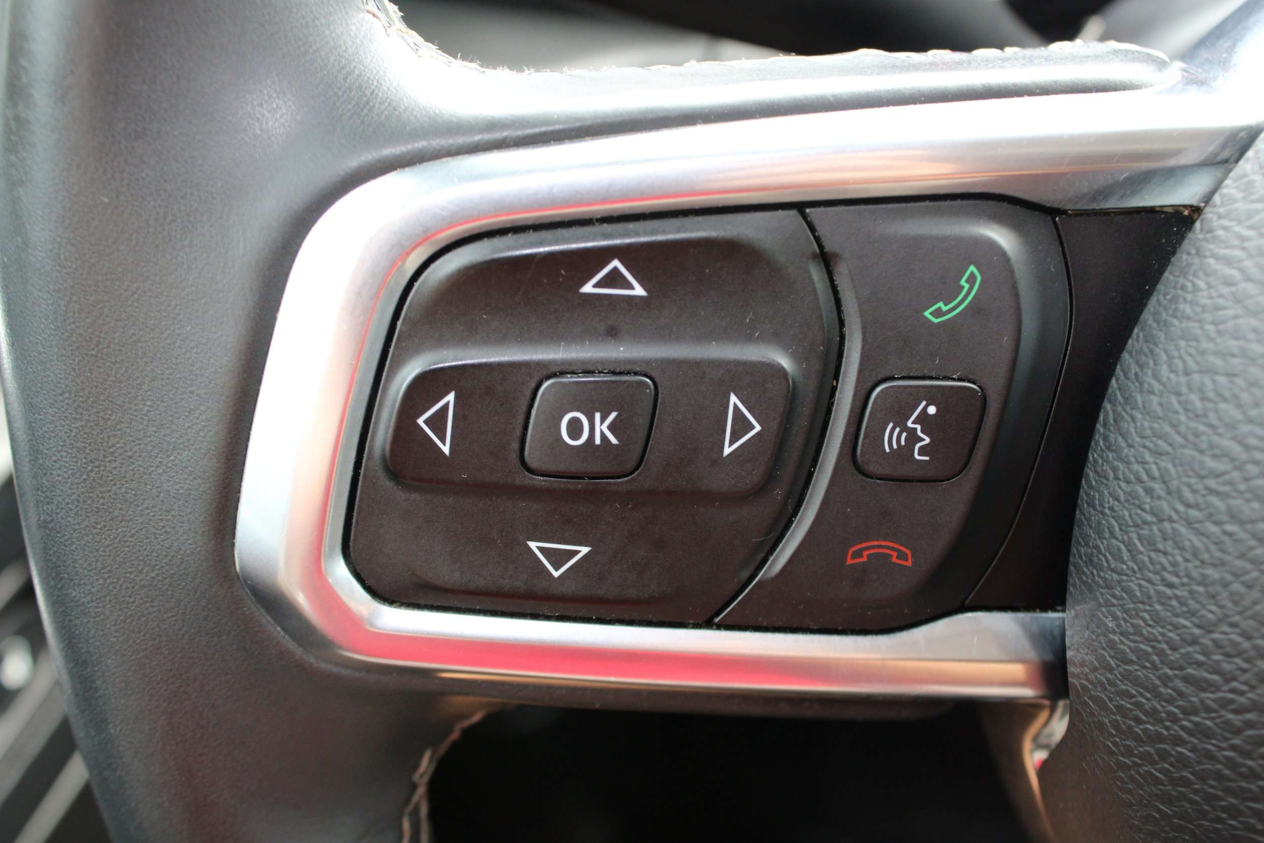 Used 2018 Jeep Wrangler Unlimited Sahara AWD/4WD image 18