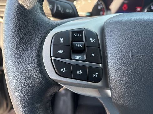 Used 2022 Ford Explorer XLT w/ Equipment Group 202A image 20