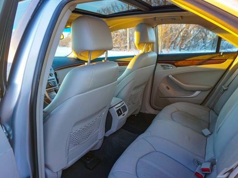 Used 2010 Cadillac CTS Luxury image 19