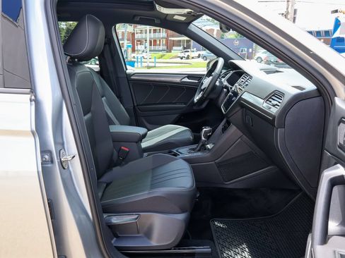 Used 2023 Volkswagen Tiguan SE R-Line FWD image 28