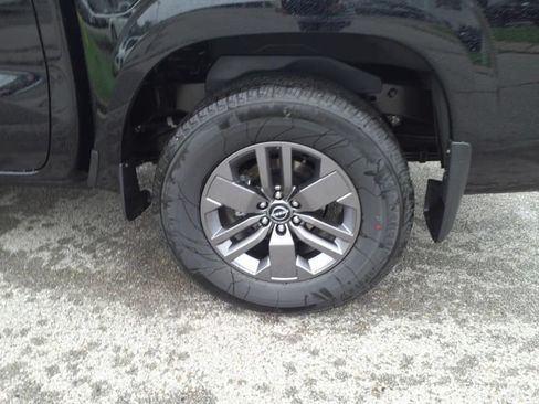 Certified 2025 Nissan Frontier SV w/ SV Convenience Package RWD image 4