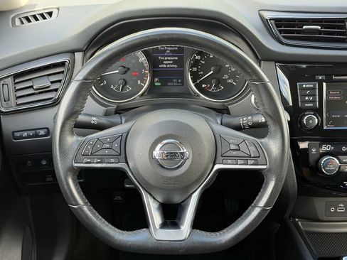 Used 2019 Nissan Rogue SV AWD/4WD image 19