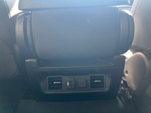 Used 2023 Chevrolet Silverado 3500 LT w/ Convenience Package AWD/4WD image 13