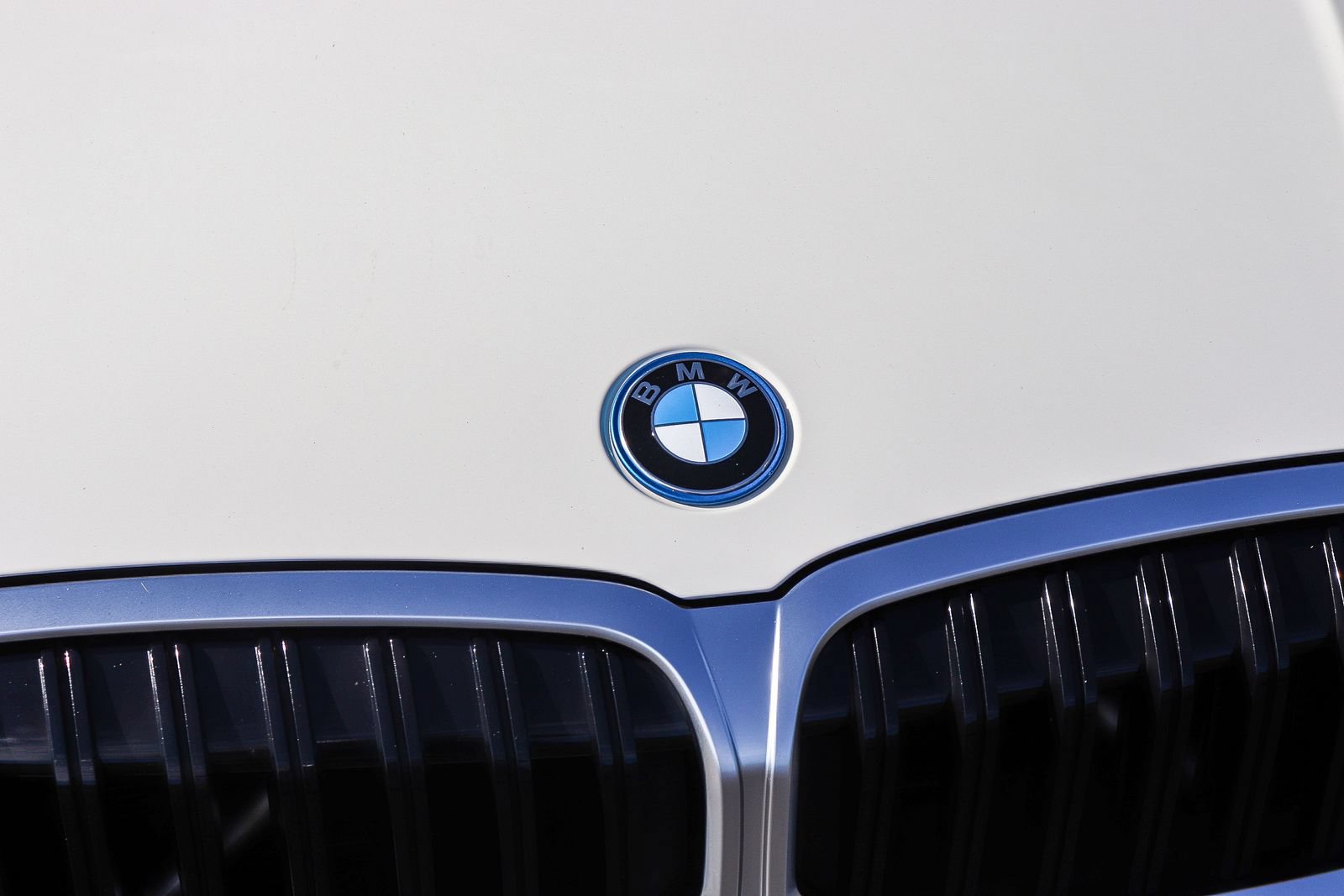 Used 2023 BMW 330e w/ Premium Package RWD image 13