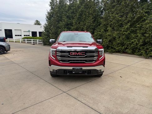 Used 2023 GMC Sierra 1500 SLT w/ SLT Premium Plus Package AWD/4WD image 6