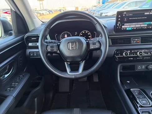 Used 2025 Honda Pilot EX-L image 13