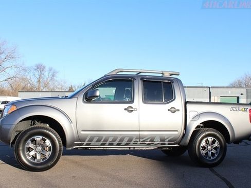 Used 2020 Nissan Frontier PRO-4X w/ Pro-4x Utility Package image 5