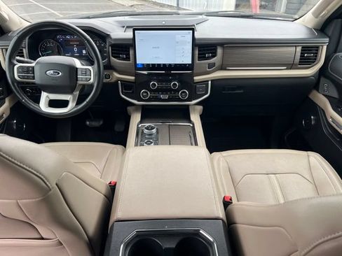 Used 2024 Ford Expedition Limited AWD/4WD image 14