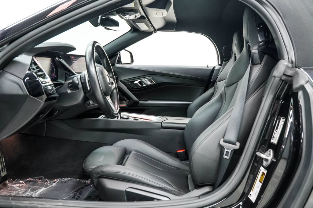 Used 2025 BMW Z4 sDrive30i RWD image 18