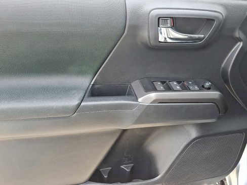 Used 2023 Toyota Tacoma TRD Sport image 13