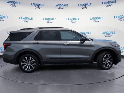 New 2026 Ford Explorer ST-Line AWD/4WD image 3