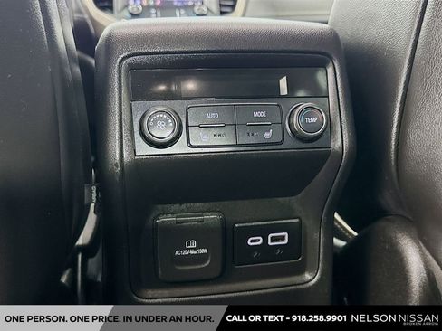 Used 2021 GMC Acadia Denali w/ Denali Ultimate Package AWD/4WD image 27