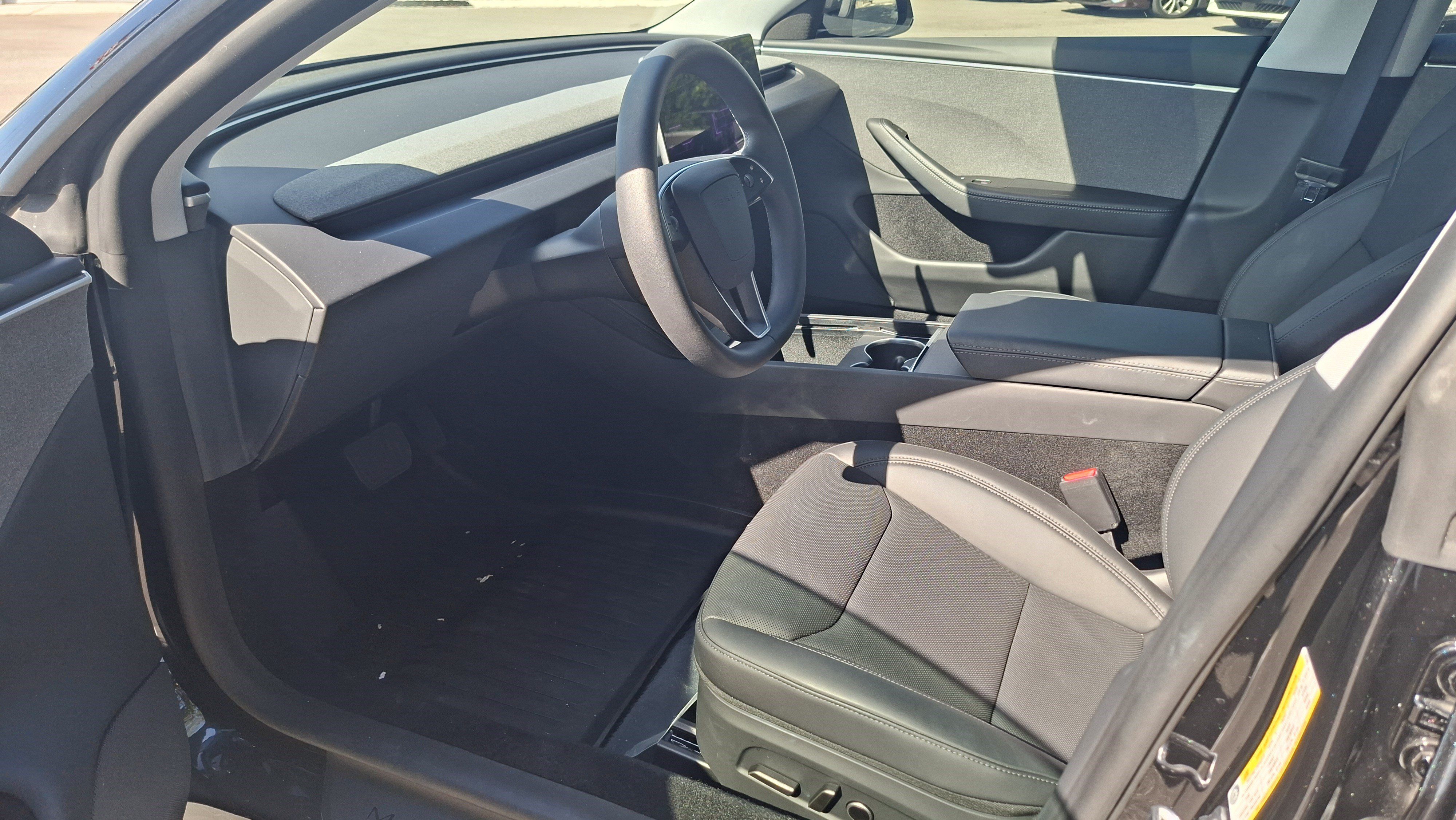 Used 2025 Tesla Model 3 Long Range RWD image 9