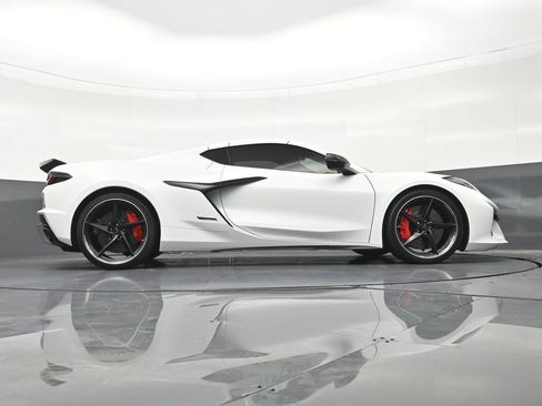 Used 2025 Chevrolet Corvette E-Ray AWD/4WD image 28