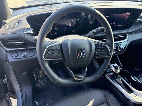 Used 2025 Buick Envista Sport Touring image 16