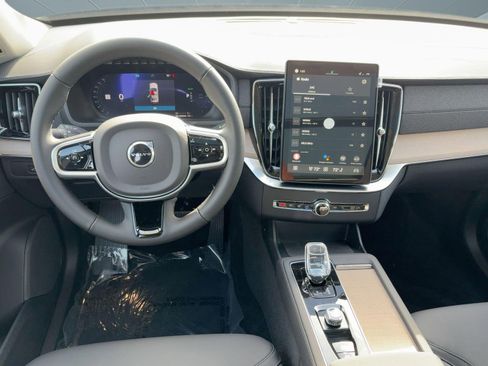 New 2026 Volvo XC90 T8 Plus w/ Protection Package Premier image 27