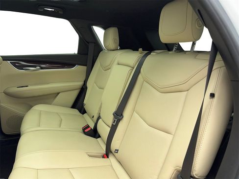 Used 2018 Cadillac XT5 Luxury w/ Driver Awareness Package image 35