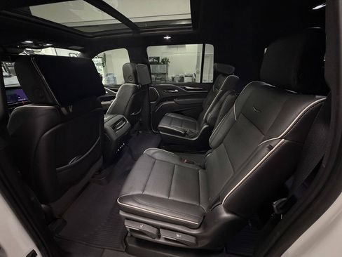 Used 2021 Cadillac Escalade ESV Sport w/ Heavy-Duty Trailer Package AWD/4WD image 14